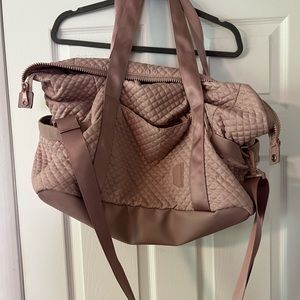 EUC Rose Gold Bagsmart Personal Item Weekender Bag
